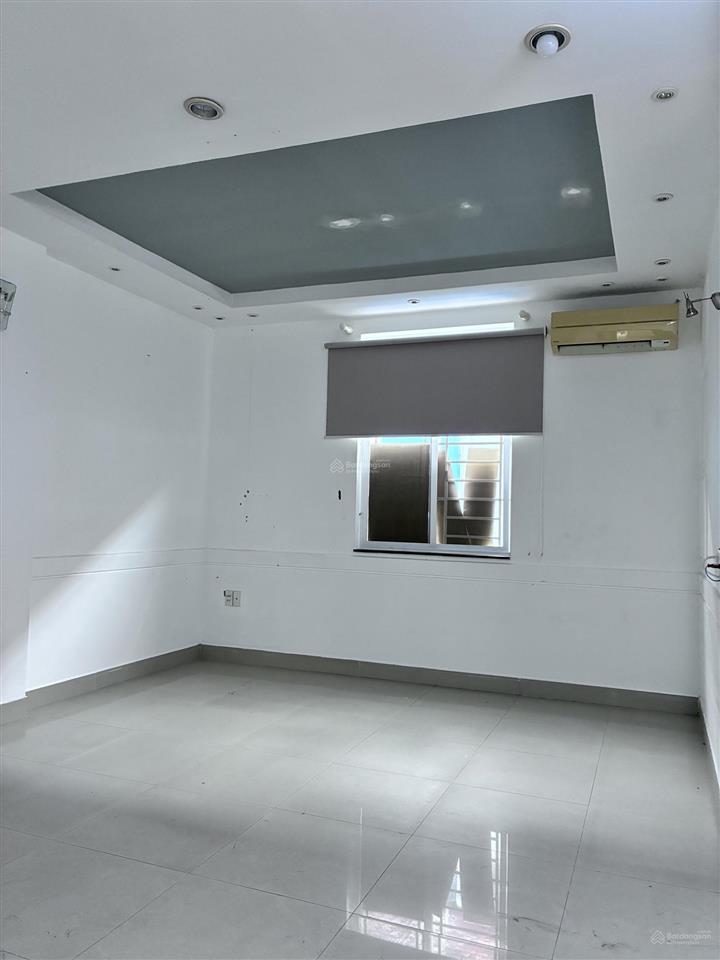 Cần cho thuê nhà phố conic nguyên căn. giá 20tr/th, đường nội khu yên tĩnh, ntdđ.  0787 452 ***