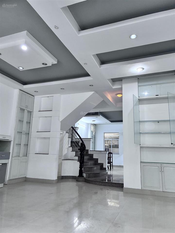 Cần cho thuê nhà phố conic nguyên căn. giá 20tr/th, đường nội khu yên tĩnh, ntdđ.  0787 452 ***