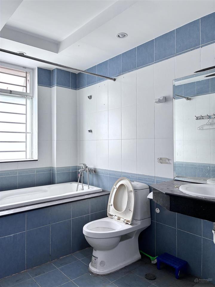 Cần cho thuê nhà phố conic nguyên căn. giá 20tr/th, đường nội khu yên tĩnh, ntdđ.  0787 452 ***