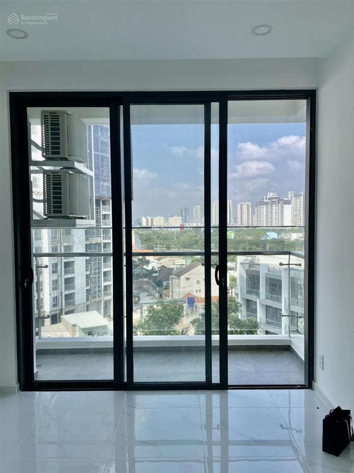 Chính chủ cần bán gấp căn hộ d'lusso quận 2, 2pn 2wc đã có sổ hồng