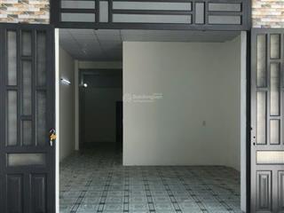 Tài chính 2,3 tỷ có ngay căn nhà thổ cư 5x18m sân ô tô gần cây xăng 26 đồng khởi trảng dài.