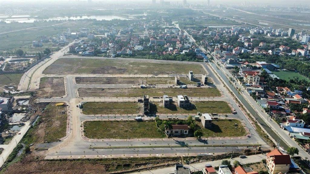 Em chính chủ bán lô 60, 85, 99m2 120m2 khu b bắc sông cấm.  em đức 0383 196 *** (zalo)