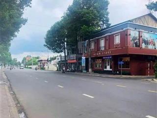 Nhà lầu  2 mặt tiền trước sau đường tôn đức thắng  p. xuân an  tp. phan thiết