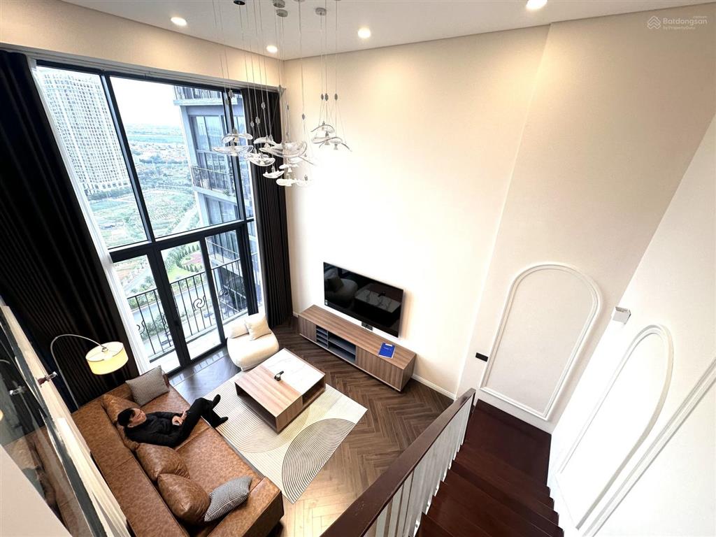 Cho thuê căn hộ duplex 1pn view cầu nhật tân dự án pentstudio  699 lạc long quân ( 0349 511 ***)