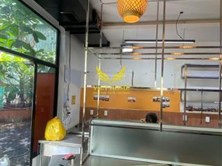 Cho thuê mặt bằng trung tâm thảo điền 190m2 ngang 9,5m khu phức hợp sẵn tệp khách tiềm năng