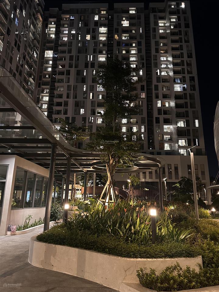 Chủ gửi cần bán căn 2pn 83m2 view nội khu  view sông  tầng cao  full nt xịn xò 6ty3