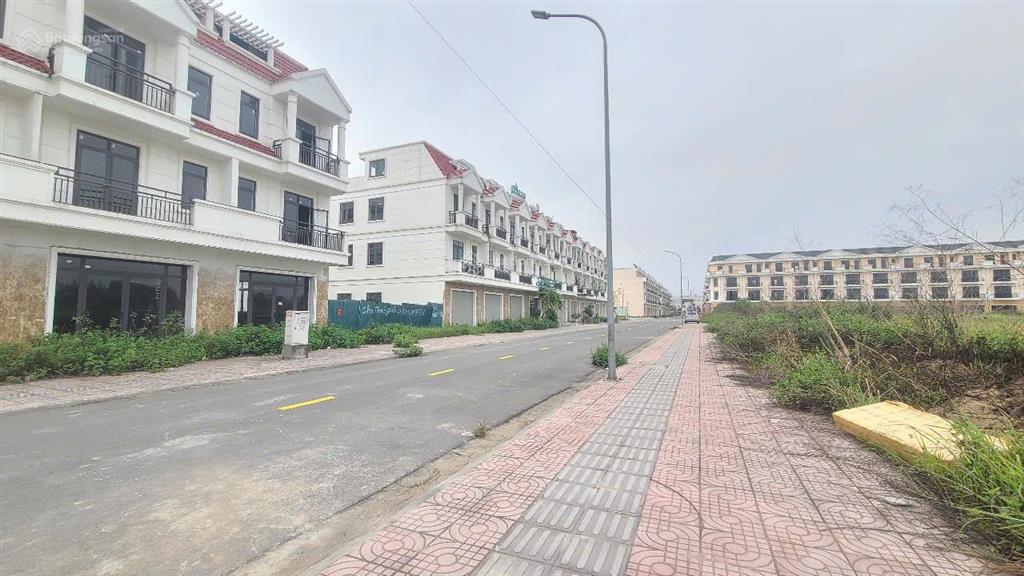 Shop giá tốt không căn nào bằng chân đế chung cư, chỉ với 5,8 tỷ, 75 m2