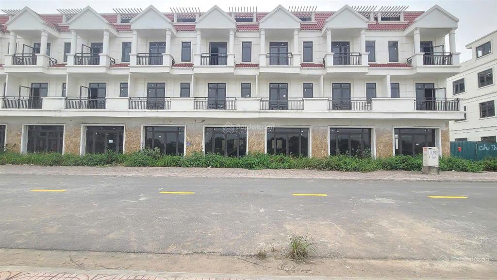 Shop giá tốt không căn nào bằng chân đế chung cư, chỉ với 5,8 tỷ, 75 m2