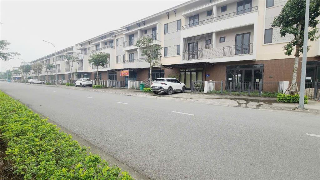 Bán căn nhà chụ thông hiếm vị trí đẹp gần trường học có đường nội khu 6m, sổ hồng