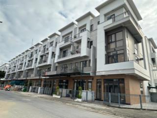 Shop 4 tầng hàng hiếm chục thông, vị trí đắc địa, giá tốt nhất, có thể khai thác dòng tiền