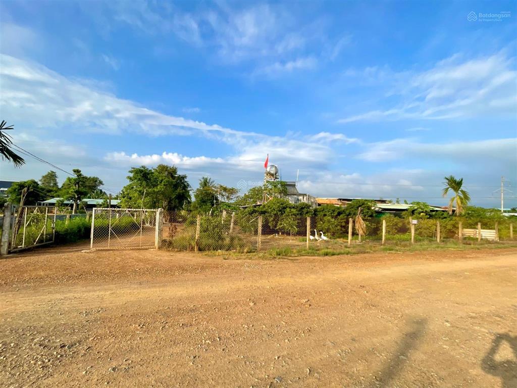 Chính chủ cần bán gấp lô đất vị trí đẹp mt đường ngay tt thuận nam, hàm thuận nam, bình thuận