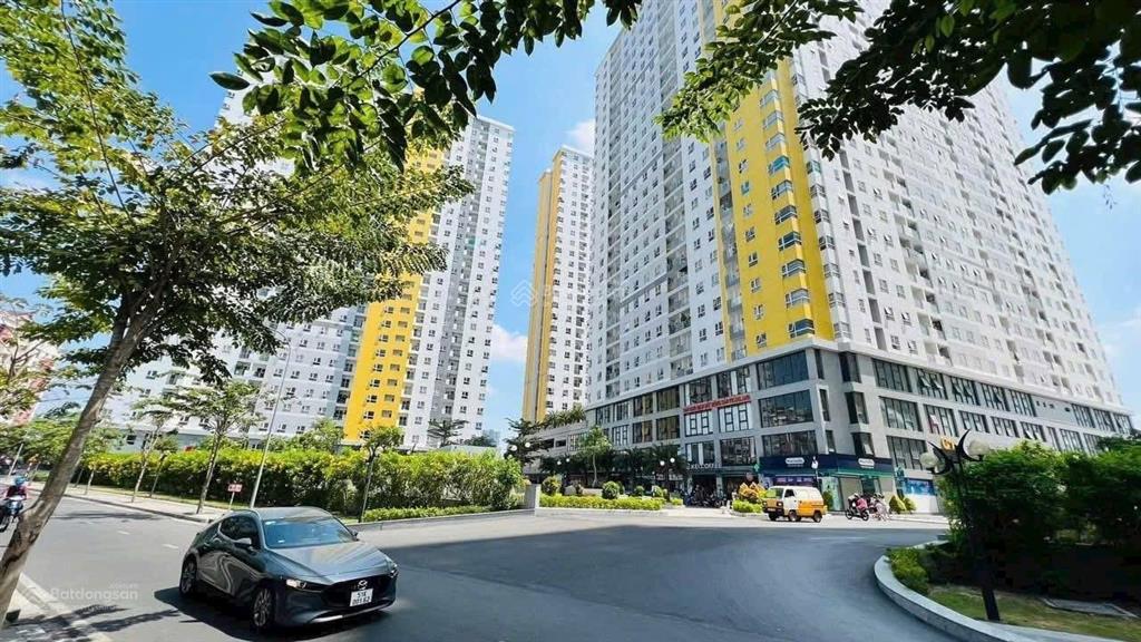 Cho thuê căn hộ 72m2 2pn diamond riverside võ văn kiệt, nhà trống