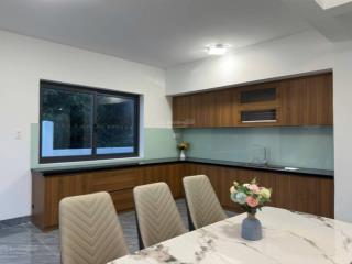 Bán villa sân vườn nghĩ dưỡng view đồi thông ven đà lạt