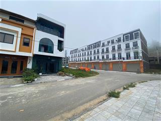 5,8 tỷ cả nhà và đất 4 tầng trung tâm sapa dt 100m, sổ đỏ, đối diện 5 tòa chung cư,  0943 831 ***