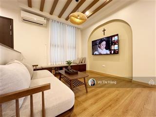 Chủ nhà gửi bán căn 2pn chung cư center point  110 cầu giấy , view hồ tây , nội thất nhập khẩu