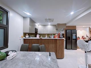 Mua cho con mà con không ở, bán nhà đường bồ đề, có sân vườn, 98m2, gara ô tô, 15,6 tỷ