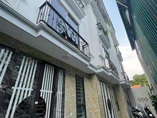 Nhà 4tx32m2, gần chợ ubnd 50m trục chính liên xã phụng châu 5p đhthể dục thể thao chỉ 2,75 tỷ