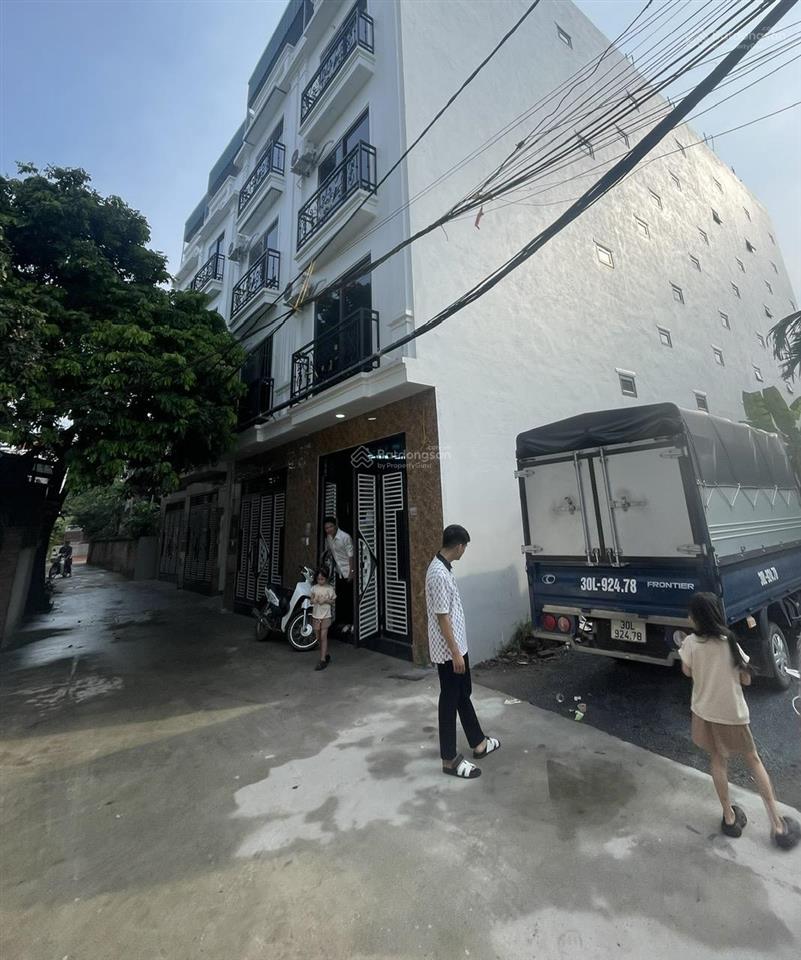 Bán nhà 4tx43m2,300 chợ trường học 1,2.. gần cầu thạch bích tặng gói full nội thất 3,75 tỷ