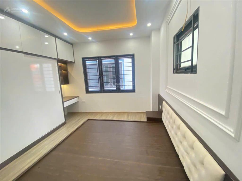 Bán nhà 4tx43m2,300 chợ trường học 1,2.. gần cầu thạch bích tặng gói full nội thất 3,75 tỷ