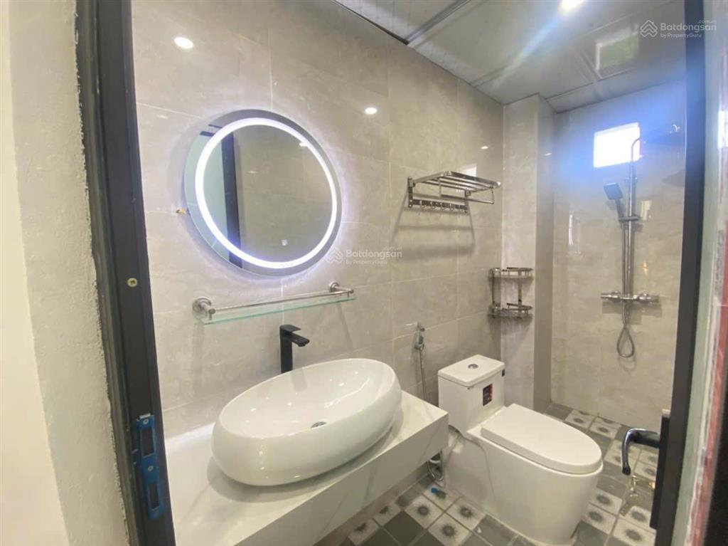 Bán nhà 4tx43m2,300 chợ trường học 1,2.. gần cầu thạch bích tặng gói full nội thất 3,75 tỷ