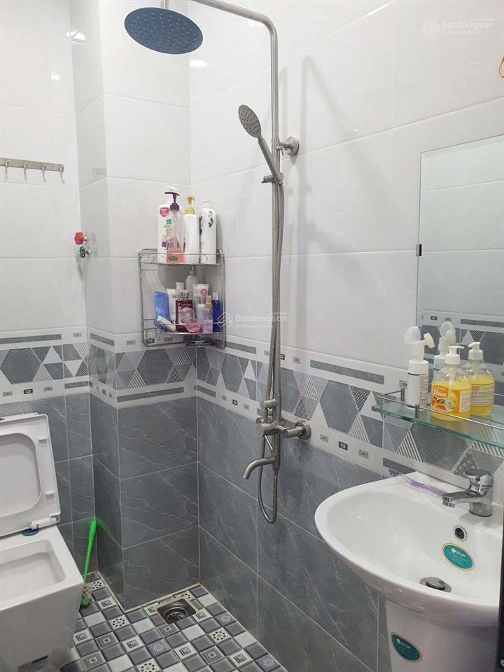 Chủ ngộp! bán nhanh nhà 4 tầng| 5 phòng ngủ| hẻm xe ba gác đường âu dương lân quận 8