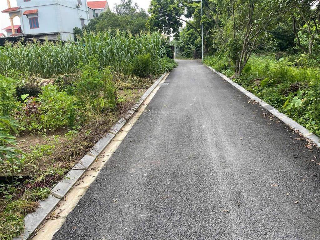Bán lô đất đẹp ô tô 7 chỗ vào tận nhà thôn sen hồ, lệ chi gia lâm , giá 2 tỷ 850 triệu