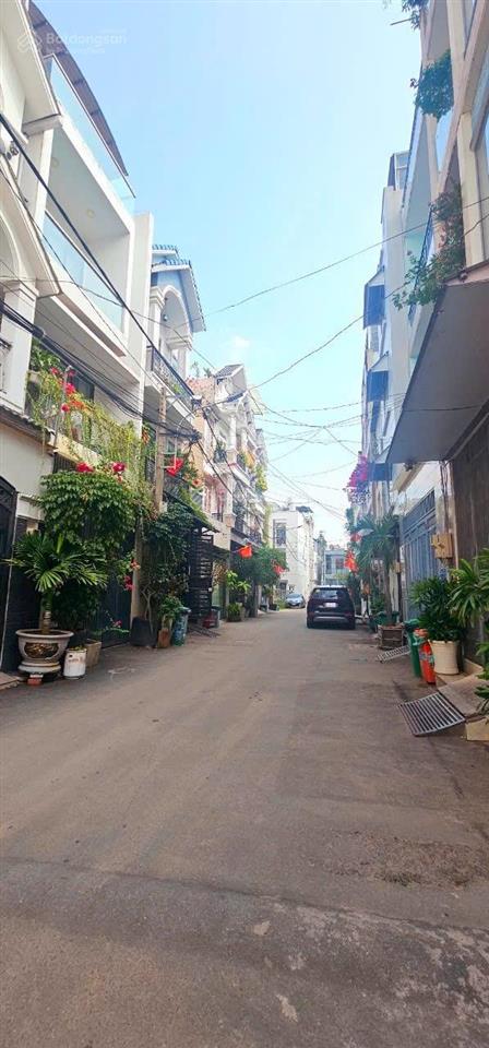 Lô đất ngay chợ thủ đức đường rộng 10m giá siêu tốt.