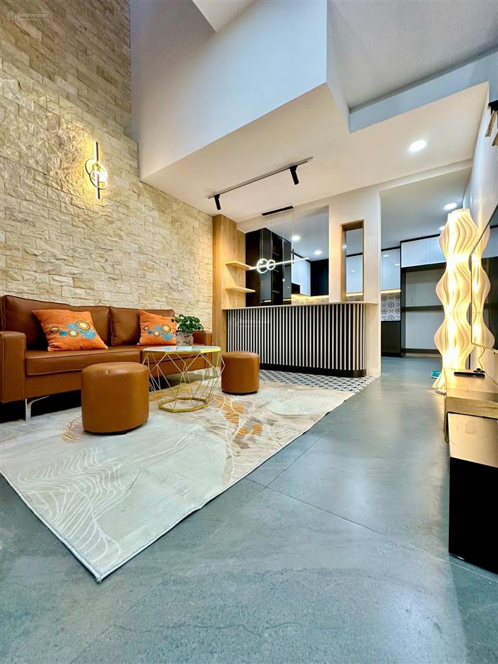 Nhà 3 tầng siêu đẹp cách biển nha trang chỉ 300m! giá chỉ 4,899 tỷ sổ hồ