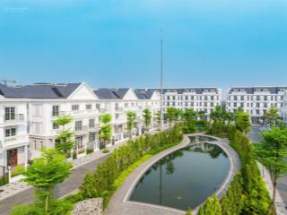 Bán gấp căn biệt thự góc đối diện vườn hoa bể bơi 225m2 chỉ 42 tỷ  căn sẵn sổ , hỗ trợ vay bank