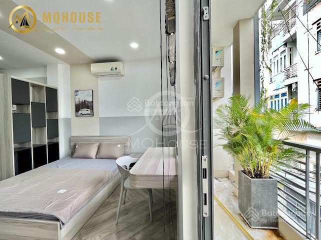 Căn hộ studio cửa sổ  ban công thoáng 45m2 full nội thất ngay sân bay