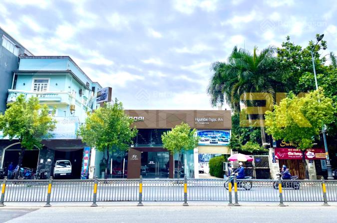Bán mặt tiền đ. nam kỳ khởi nghĩa quận 3 dt 18 x 40m cn 720m2 hđ thuê 600 triệu giá 290 tỷ