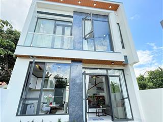 Nhà thị trấn mới 100% full nội thất