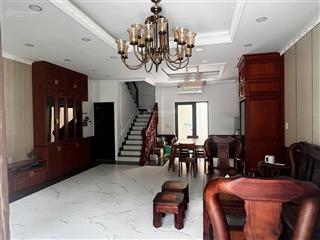 Chủ cần cho thuê villa full nội thất cao cấp ở sân golf