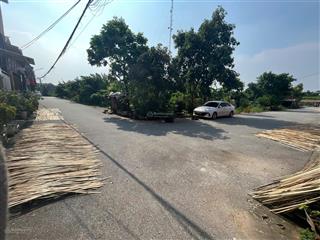 Phố hồ  thuận thành chẳng còn lô thổ cư nào đẹp hơn lô này 100m2 mặt tiền 5m giá chỉ 2,x tỷ