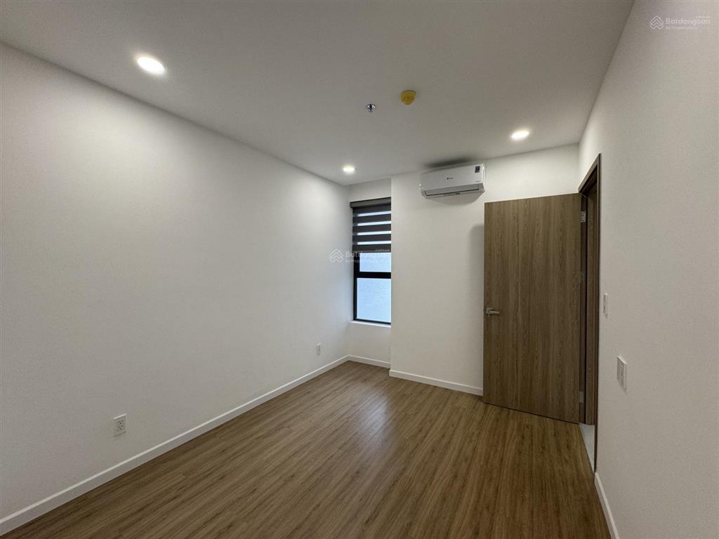 Tôi cần cho thuê căn 2pn+2wc có 2 máy lạnh giá 7tr nhà mới chung cư mt eastmark city