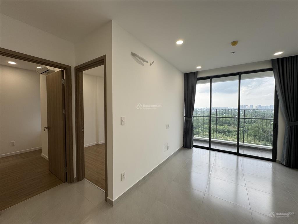 Tôi cần cho thuê căn 2pn+2wc có 2 máy lạnh giá 7tr nhà mới chung cư mt eastmark city