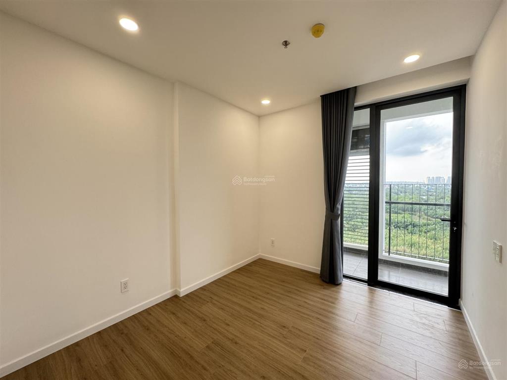 Tôi cần cho thuê căn 2pn+2wc có 2 máy lạnh giá 7tr nhà mới chung cư mt eastmark city