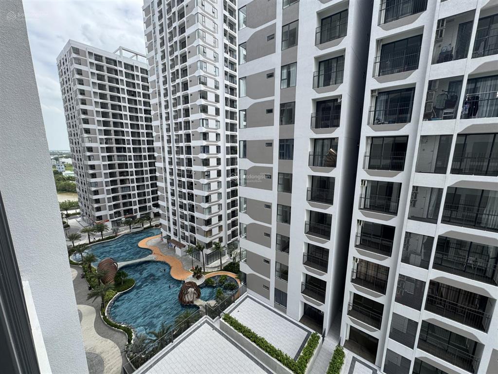 Tôi cần cho thuê căn 2pn+2wc có 2 máy lạnh giá 7tr nhà mới chung cư mt eastmark city