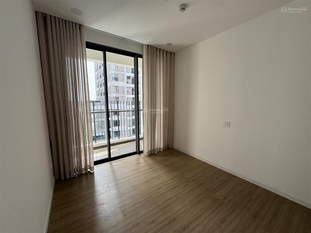Bán căn góc 3pn 3wc + 2 ban công rộng 99.9m2 giá 4.7tỷ. view sông, hồ bơi mỗi tầng có 2 căn hiếm