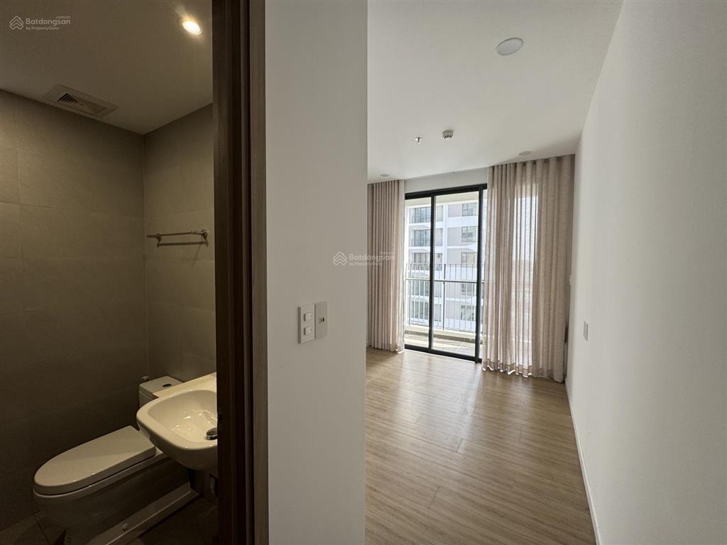 Bán căn góc 3pn 3wc + 2 ban công rộng 99.9m2 giá 4.7tỷ. view sông, hồ bơi mỗi tầng có 2 căn hiếm