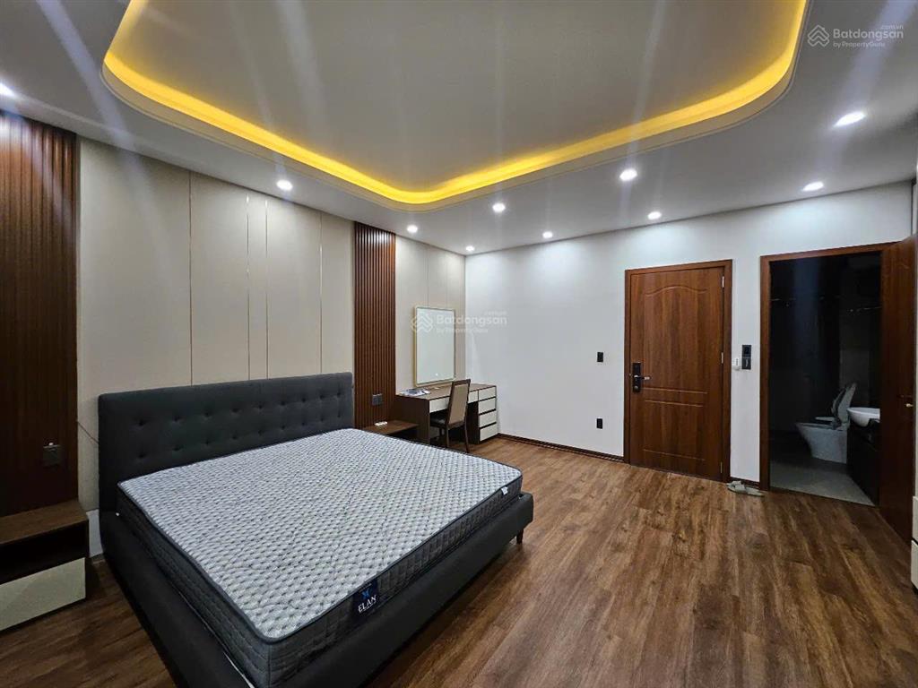 Cho thuê nhà nguyên căn vinhomes marina nội thất cao cấp, có thang máy