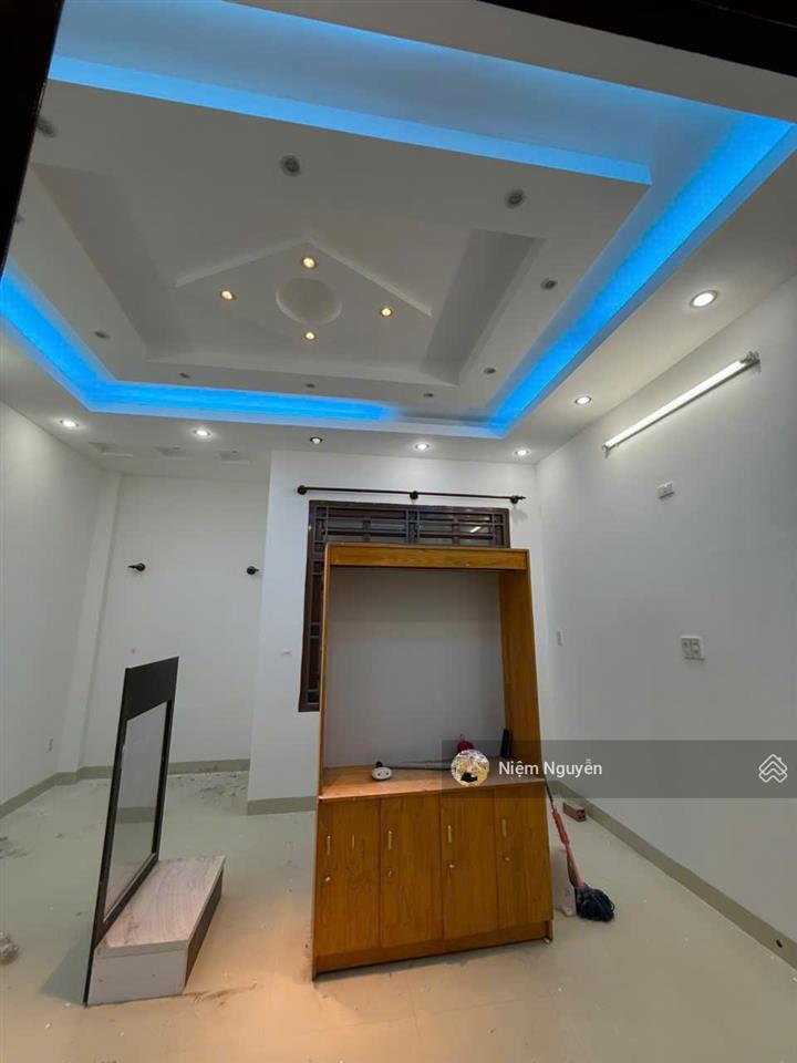 Bán căn nhà 4tầng đường ô tô lê thanh nghị dt 69,7m2, cách biển 700m, đầy đủ tiện ích, 8,8 tỷ
