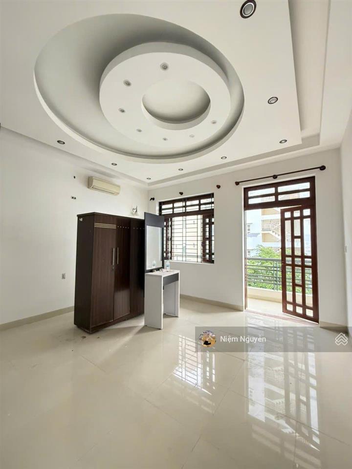 Bán căn nhà 4tầng đường ô tô lê thanh nghị dt 69,7m2, cách biển 700m, đầy đủ tiện ích, 8,8 tỷ