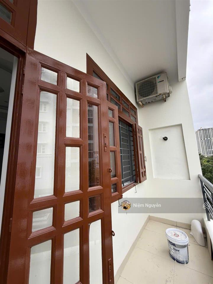 Bán căn nhà 4tầng đường ô tô lê thanh nghị dt 69,7m2, cách biển 700m, đầy đủ tiện ích, 8,8 tỷ