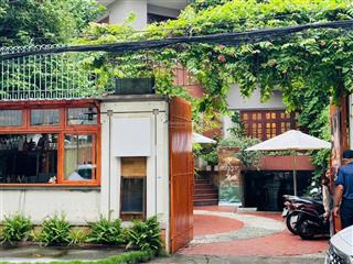 Cho thuê biệt thự  sân vườn  trung tâm quận 10 (ngay vạn hạnh mall)
