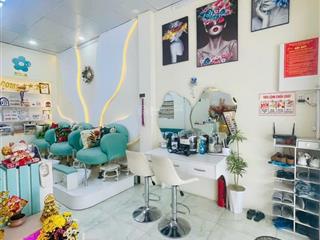 Sang nhượng tiệm nail mi lâm văn bền q7  đầu tư 300tr sang chỉ 150tr do có việc gđ  giá thuê 10tr