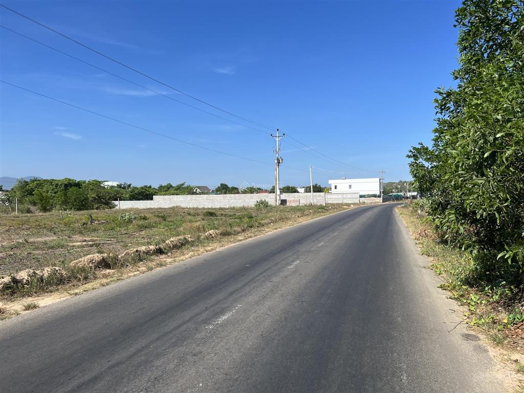 Bán đất mặt tiền hùng vương, lagi, bình thuận (cũ), 5x20m, full thổ cư, sổ đỏ giá 2,2 tỷ