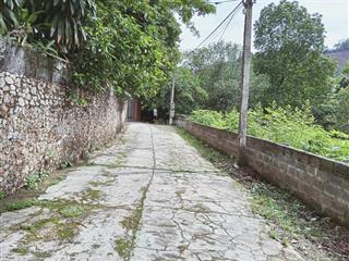 Bán lô đất lâm sơn vị trí đẹp, đất vuông, view thoáng, giao thông tiện, phù hợp đầu tư, nhỉnh 3 tỷ