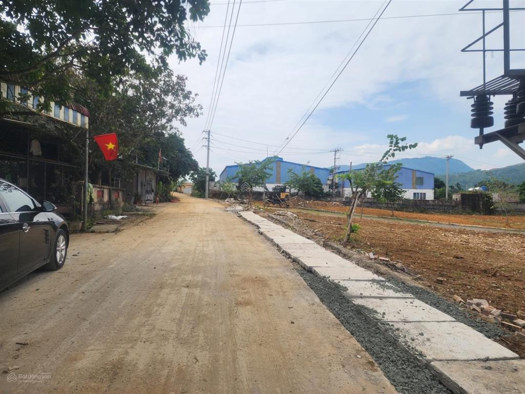 Lô góc khu dân cư sát trường sát hạch lái xe phòng cháy chữa cháy lương sơn hoà bình