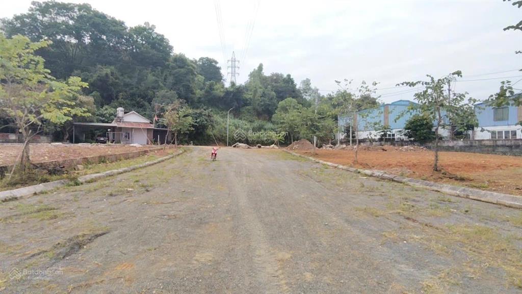 Lô góc khu dân cư sát trường sát hạch lái xe phòng cháy chữa cháy lương sơn hoà bình